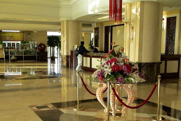 Bancário que feriu recepcionista ao ter hospedagem barrada em hotel terá que pagar R$ 8 mil em MG