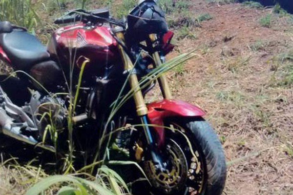Motociclista e passageira ficam feridos após acidente na MGC-354 no município de Presidente Olegário