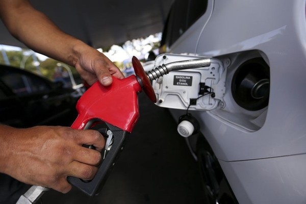 Redução da alíquota de ICMS pode reduzir o preço do litro da gasolina em até R$ 0.87