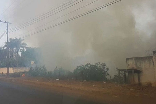 Moradores denunciam situação insuportável com diversas queimadas em Patos de Minas 