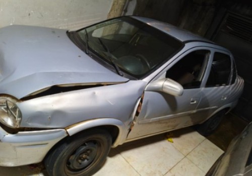 Motorista sem CNH foge após bater na traseira de veículo e acaba preso em casa