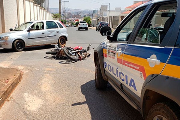Motociclista é socorrido com traumas no crânio e na boca em acidente no bairro Boa Vista