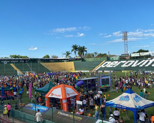 Brinquedos, shows e muita diversão marcam festa para a criançada em Patos de Minas