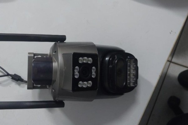 Câmera de barbearia gera novas imagens após ser furtada e homem acaba identificado e preso em sua casa