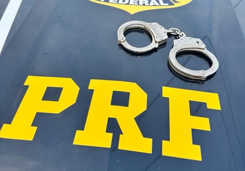 Foragido da justiça por corrupção ativa e outros crimes é preso na BR 365, em Patos de Minas