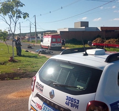 Mulher de 44 anos morre após grave acidente entre duas motocicletas em Patrocínio
