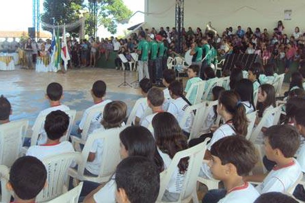 180 crianças do PROERD de Lagoa Grande juram não se envolverem com droga 