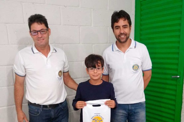 Banco de Óculos do Rotary Clube Patos de Minas melhora a vida de estudantes carentes