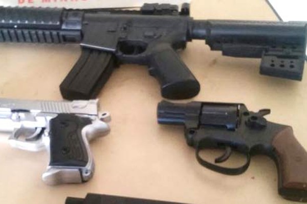 Polícia Militar apreende 30 réplicas de arma de fogo em Patrocínio