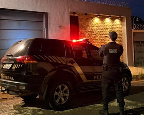 Operação da Polícia Federal contra tráfico internacional de drogas cumpre mandados em Patos de Minas