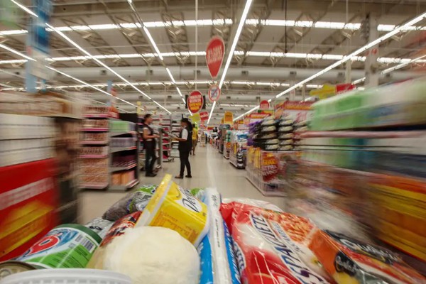 Bolsa Família é reajustado em 15%; medida vale a partir de outubro