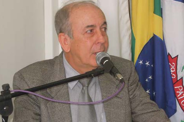 Reitor da UFU promete retomar a construção do Campus em Patos de Minas ainda este ano