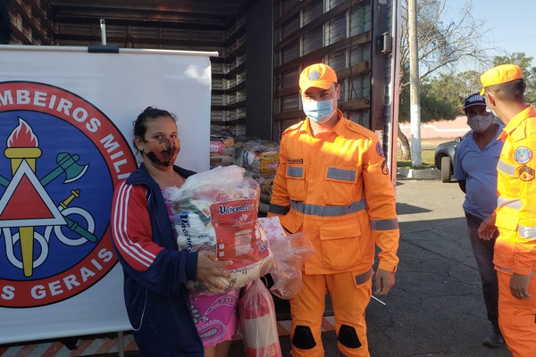 Corpo Bombeiros encerra campanha solidária de aniversário com distribuição de donativos