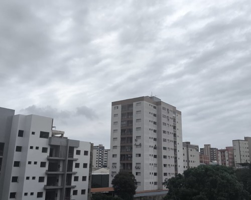 Patos de Minas deve ter chuva e risco de tempestades, especialmente no domingo de eleições