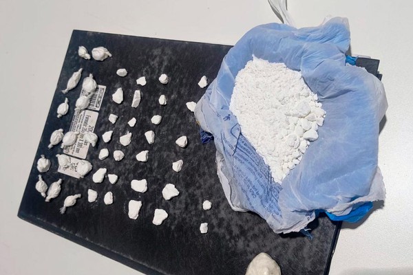 Denúncia anônima leva PM a prender suspeito de tráfico de drogas em Serra do Salitre