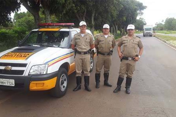 Polícia Rodoviária alerta motoristas para evitar acidentes na volta das férias