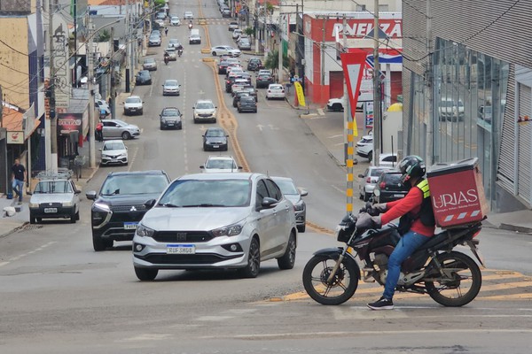 Motoristas podem escapar de multa e pontos na CNH em Minas com nova regra automática