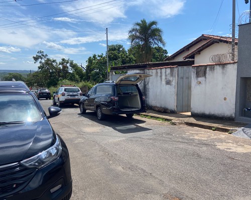 Após denúncia de feminicídio, mulher é encontrada morta dentro de casa em Patos de Minas