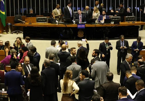 Câmara aprova redução de benefícios fiscais; projeto vai ao Senado