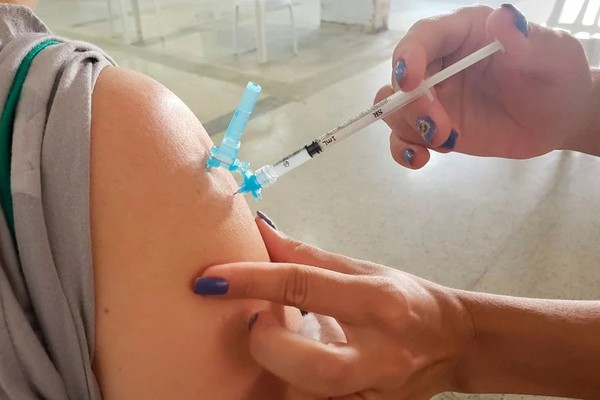Prefeitura convoca adolescentes de 15 anos para receberem a 1ª dose de vacina contra a Covid