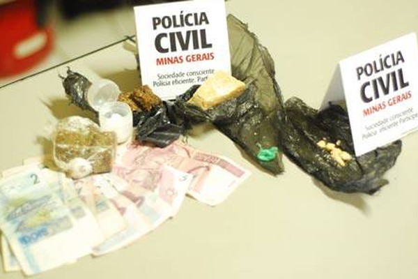 PC prende 3 pessoas com crack, maconha e cafeína no Sebastião Amorim
