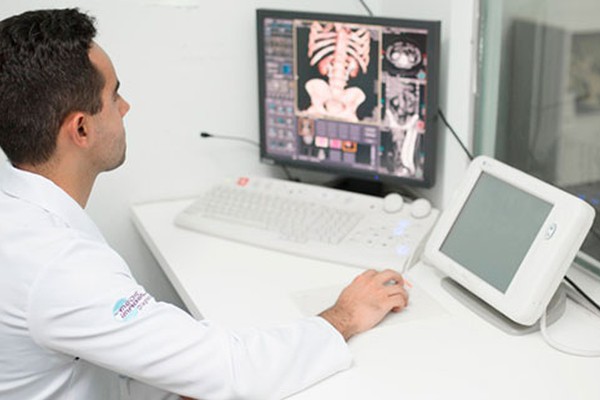 Precisa fazer uma tomografia? Escolher o lugar adequado pode evitar problemas no futuro