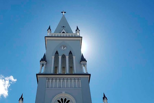 Repique dos sinos na Catedral homenageia Santo Antônio, o padroeiro de Patos de Minas