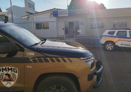 Pai descobre mensagens inapropriadas no celular da filha de 13 anos e aciona a polícia