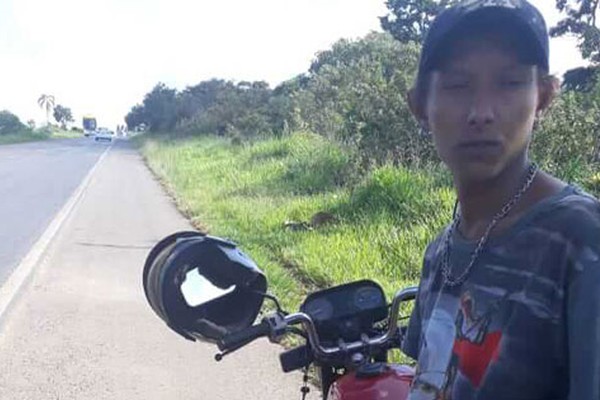 Motociclista sem Carteira de Habilitação e foragido da justiça é preso em Lagoa Formosa