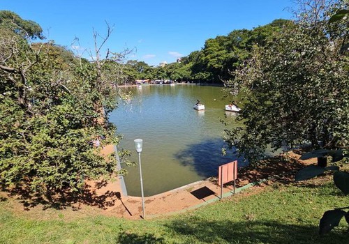 Homem é flagrado se masturbando no Parque do Mocambo em dia de grande movimento
