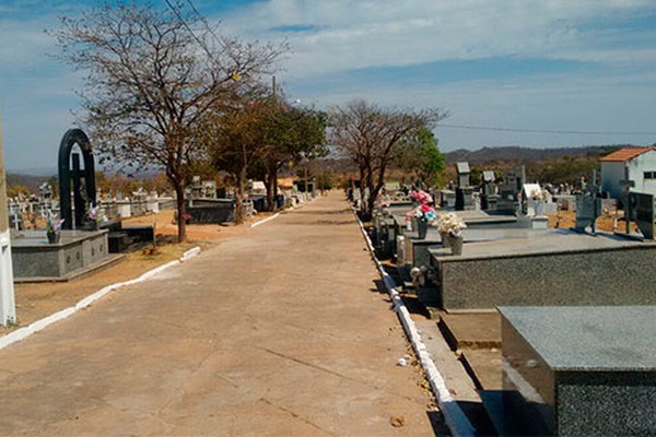 Justiça afasta coveiro por cobrança ilegal em cemitério de João Pinheiro