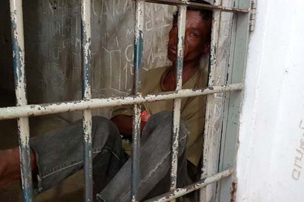 Furto de um litro de leite leva morador de rua de 43 anos para a prisão em Patos de Minas