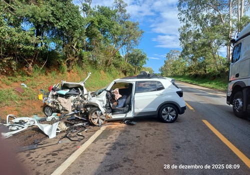 Cinco pessoas morrem, incluindo crianças da mesma família, em batida frontal na BR 040, em Paracatu