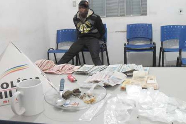 PM prende casal com droga e dinheiro em Serra do Salitre