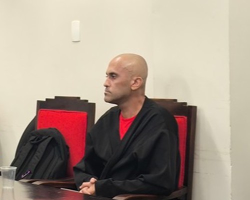 Homem que abraçou, beijou e esfaqueou a mulher até a morte na frente dos filhos é condenado a 75 anos de prisão