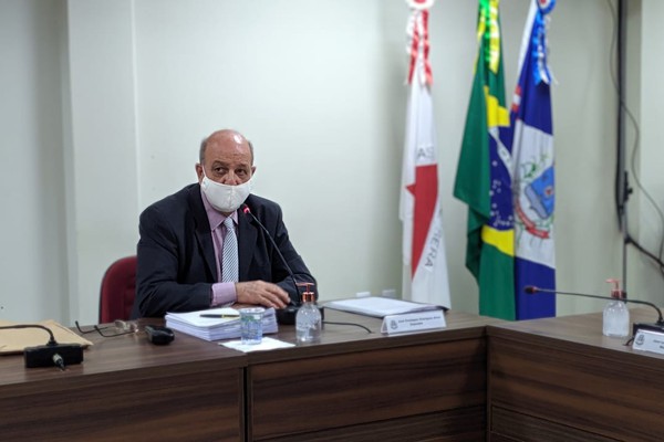 Com documentos, ex-prefeito José Eustáquio explica na CPI por que não rompeu com a Copasa