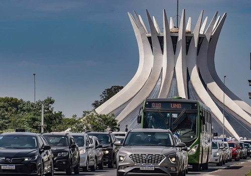 "Deixar veículo morrer" deixa de causar reprovação automática; veja novas regras para tirar a CNH