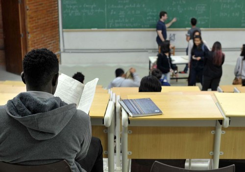 Instituições têm até 15 de junho para aderir ao Fies do 2º semestre