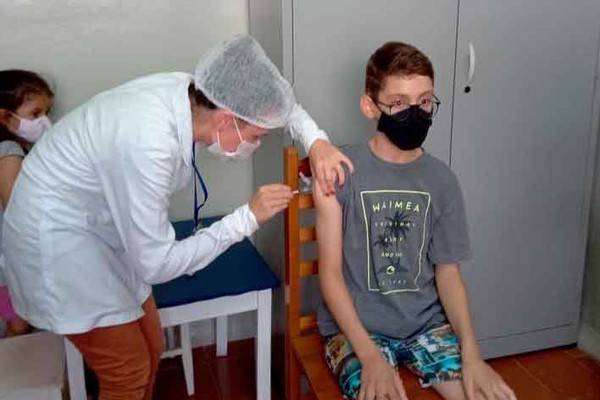 Prefeitura convoca crianças de 11 anos sem comorbidades para vacinação neste sábado