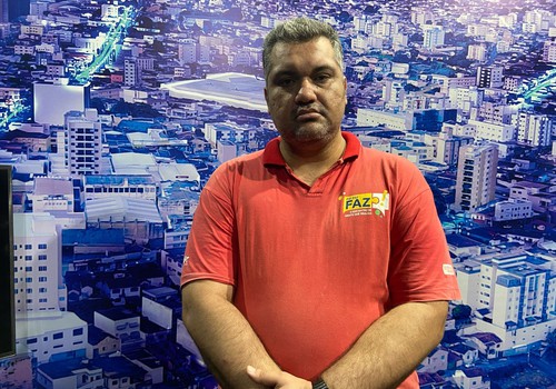 Com avó acamada e passando dificuldades, homem pede doações de mantimentos