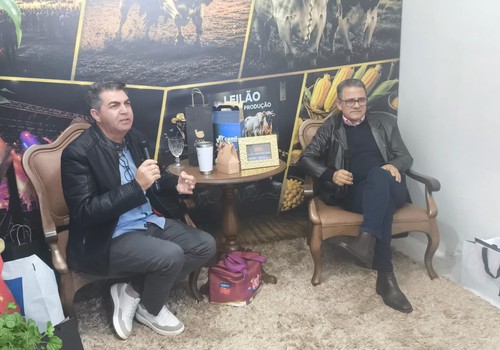 Patos Hoje conversa com Célio Humberto, Presidente da Coopatos, na Fenamilho 2026; veja ao vivo