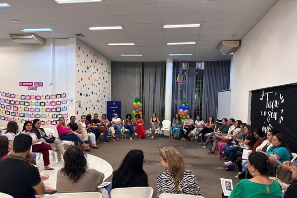 Clube de Leitura Entrelinhas celebra três anos de incentivo à leitura em Patos de Minas