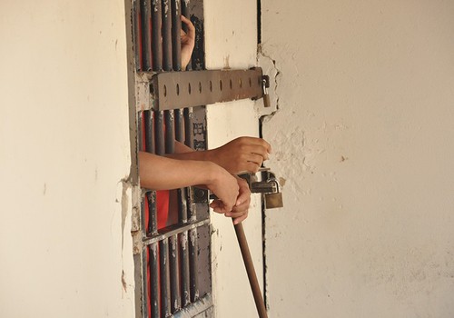 Homem que ficou 30 dias preso por ter nome igual a de homicida vai receber R$20 mil de indenização em MG