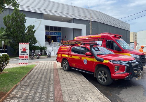 Simulado de incêndio testa agilidade de brigadistas e bombeiros em Patos de Minas