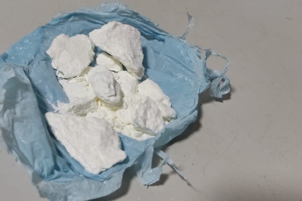 Jovens são presos com cocaína que haviam acabado de comprar por R$1.200,00 em Patos de Minas