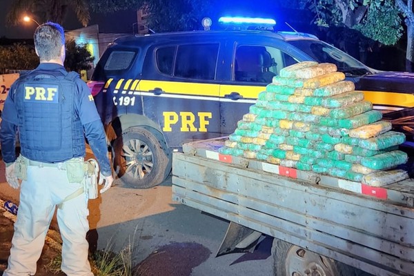 PRF de Patos de Minas apreende motorista com pasta base de cocaína avaliada em R$ 16 milhões