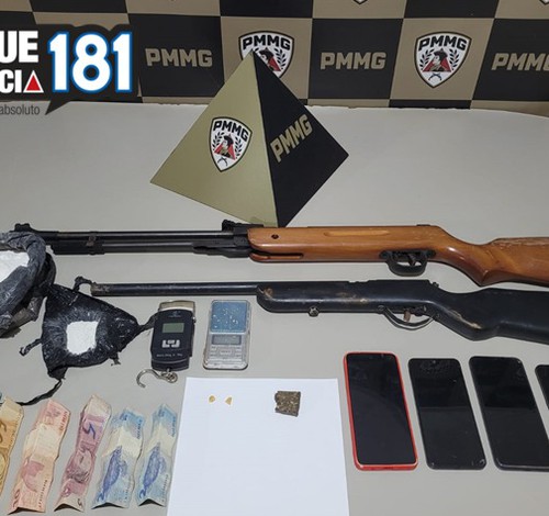 Denúncia anônima leva à prisão de suspeitos por tráfico no bairro Vila Nova, em Monte Carmelo