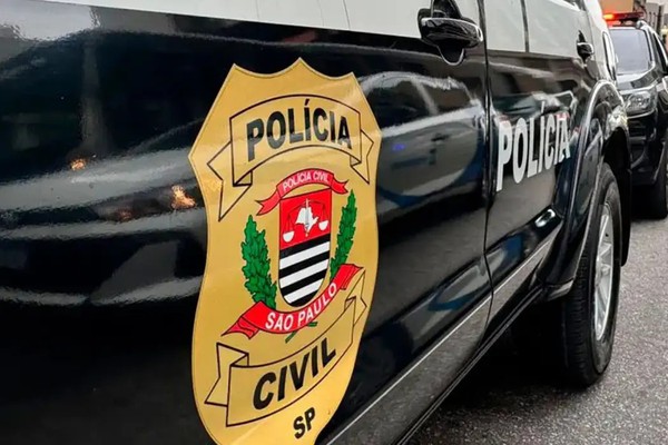 Operação em SP investiga ONG da produtora do filme sobre Bolsonaro