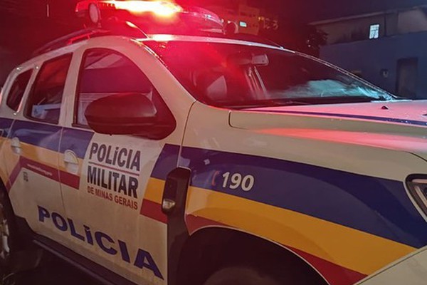 Homem é preso após ameaçar e agredir companheira e enteada com socos e puxões de cabelo