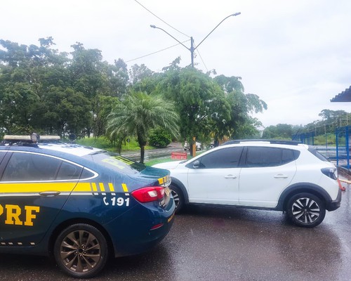 PRF de Patos de Minas recupera carro furtado em Pernambuco e prende suspeito